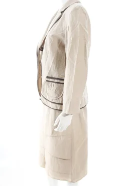 Anzug                            Größe                38