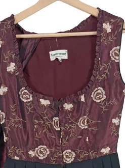 Dirndl                            Größe                36