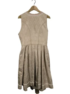 Dirndl                            Größe                48