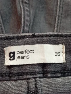 High Waist Jeans                            Größe                36