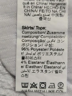 Kostüm                            Größe                38