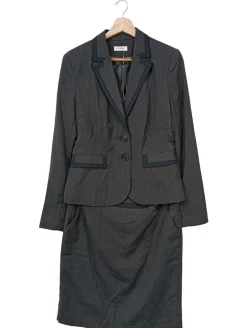 Kostüm                            Größe                40