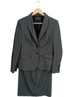 Kostüm                            Größe                38