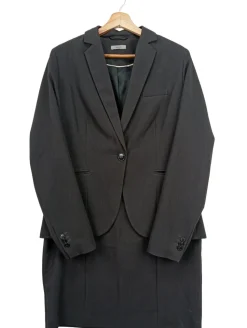 Kostüm                            Größe                40