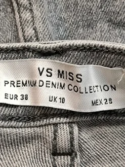 Röhrenjeans Größe 38