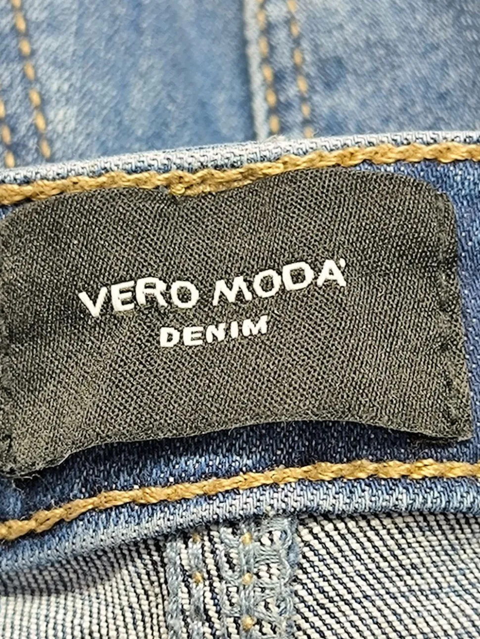 Röhrenjeans Größe 34