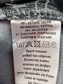 Röhrenjeans                            Größe                38