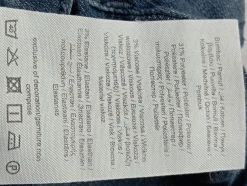 Röhrenjeans Größe 36