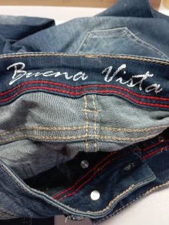 Röhrenjeans                            Größe                32