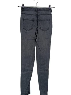 Röhrenjeans                            Größe                32