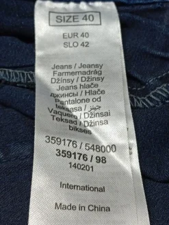 Röhrenjeans                            Größe                40
