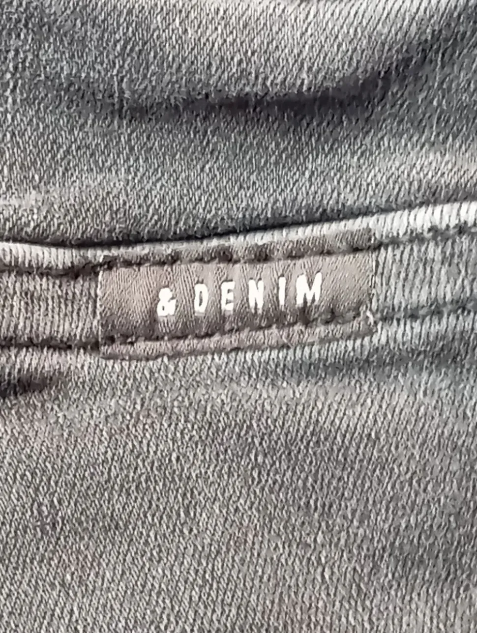 Röhrenjeans Größe 34