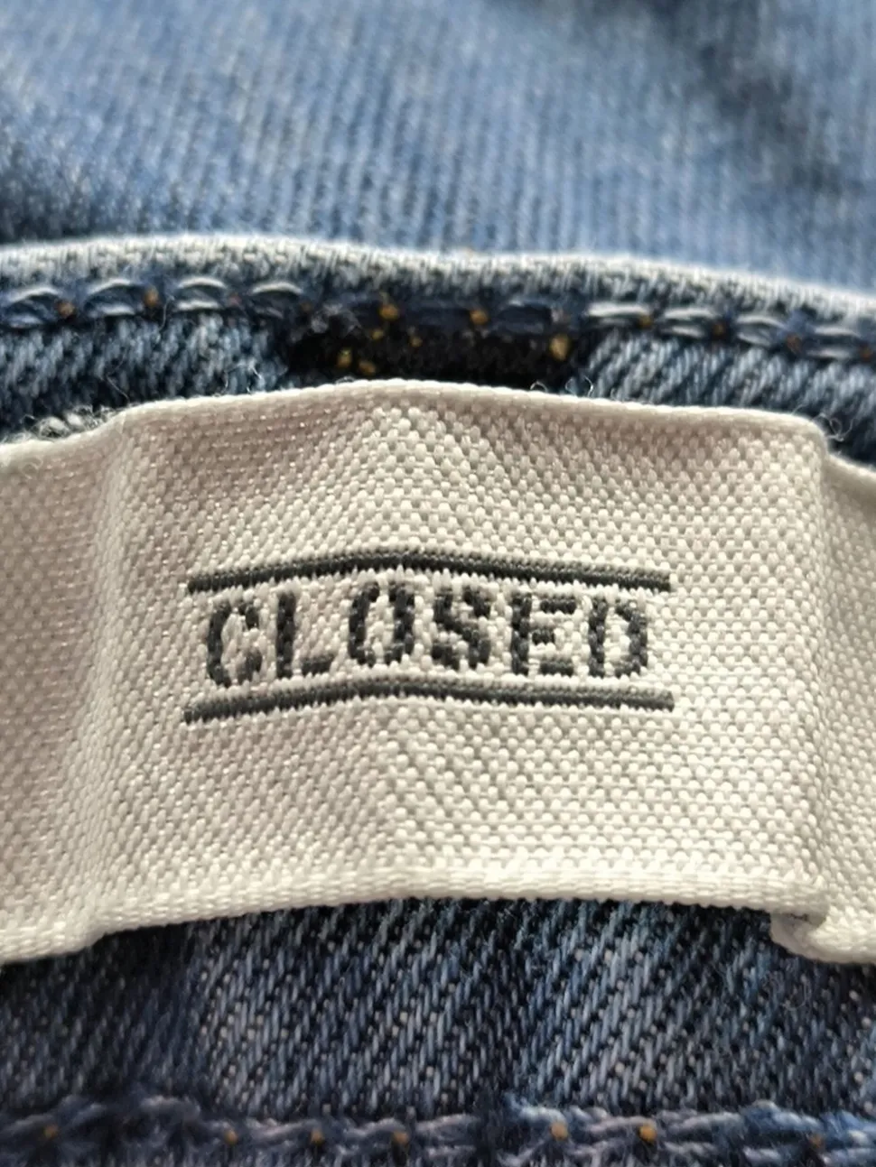 Röhrenjeans Größe 34