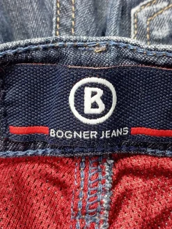 Straight-Leg Jeans                            Größe                36