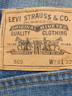 Straight-Leg Jeans                            Größe                38