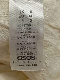 Strandbekleidung                            Größe                34