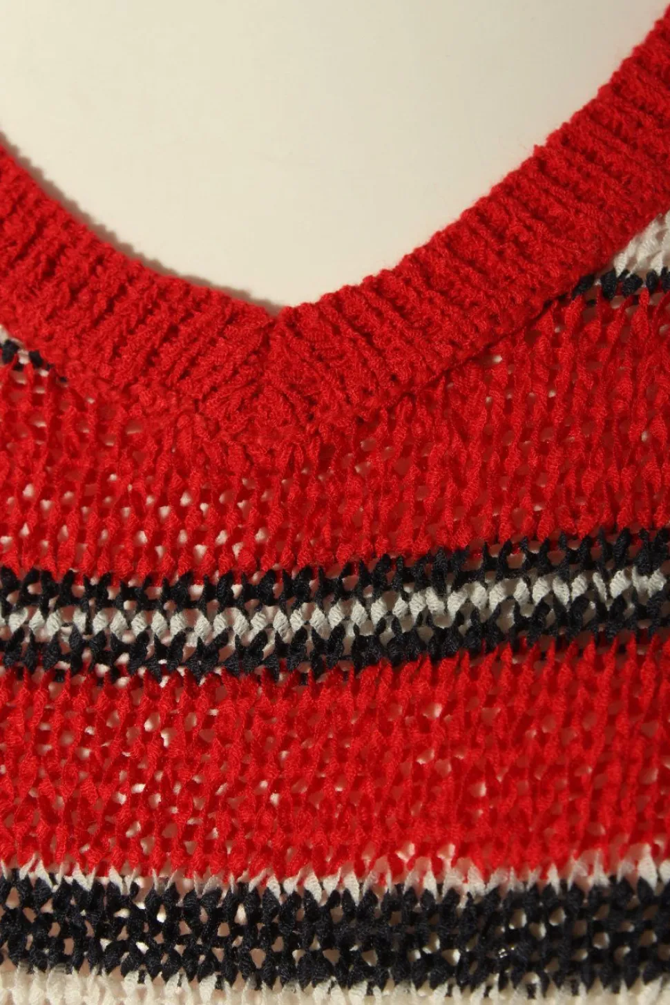 V-Ausschnitt-Pullover Größe 40